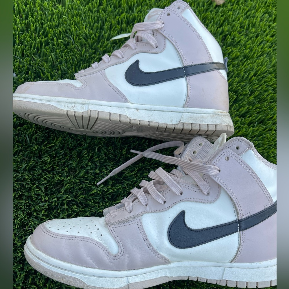 Nike Women’s High Dunks in Fossil Stone, Size 9